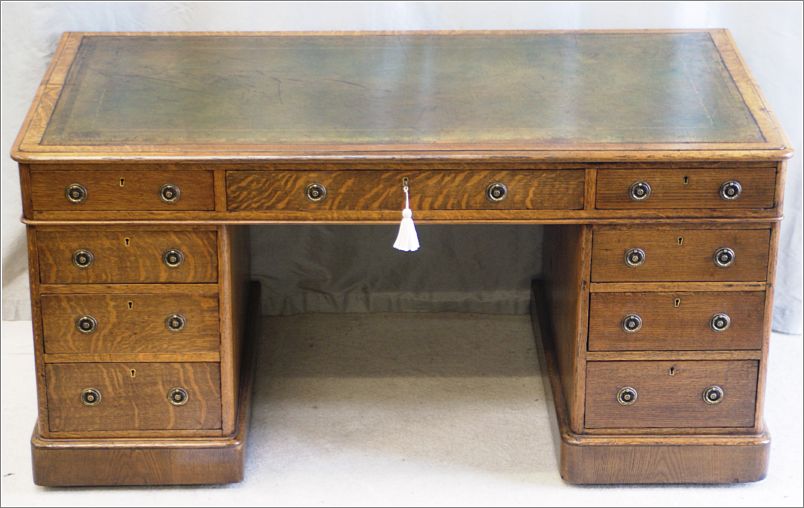 2040 Antique Victorian Oak Pedestal Desk (4)